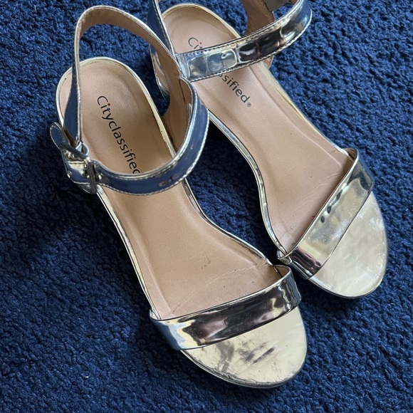 Metallic sandals - Picture 5 of 5